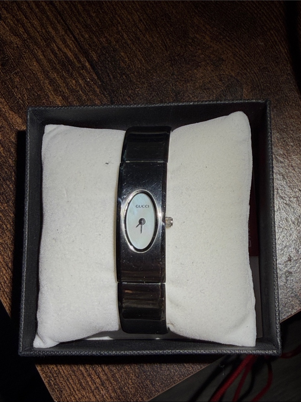 GUCCI Women Silver Bangle Cuff Watch
1600, 0065468